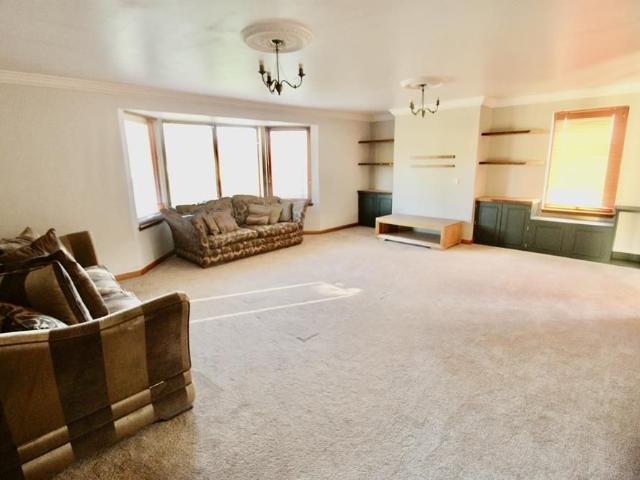 5 bedroom detached house to rent