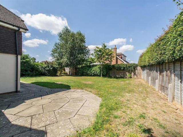 5 bedroom detached house to rent