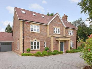 5 bedroom detached house to rent