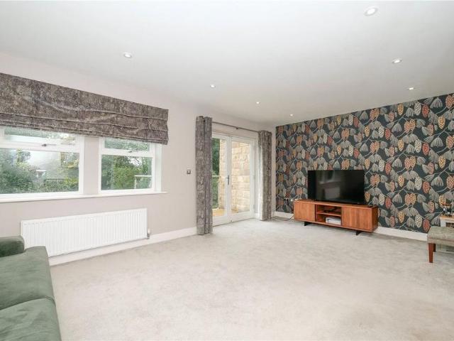 5 bedroom detached house to rent