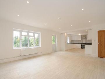 5 bedroom detached house to rent