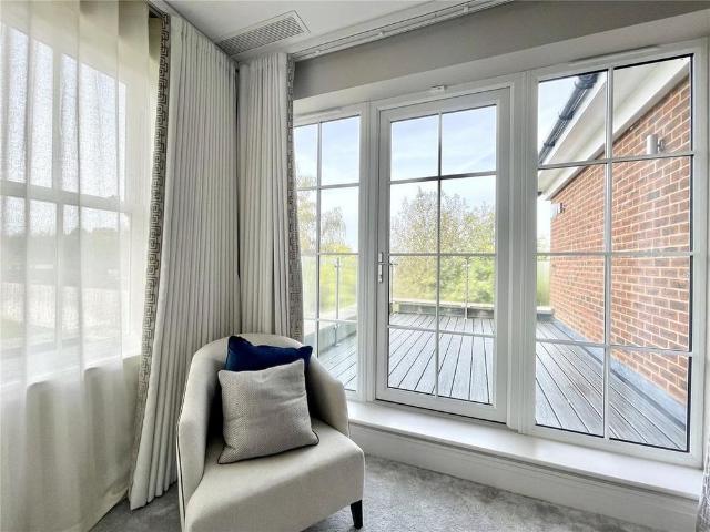 5 bedroom detached house to rent