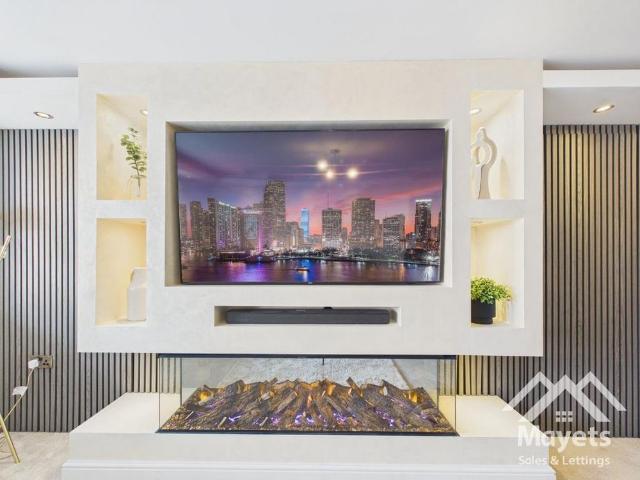 5 bedroom detached house to rent