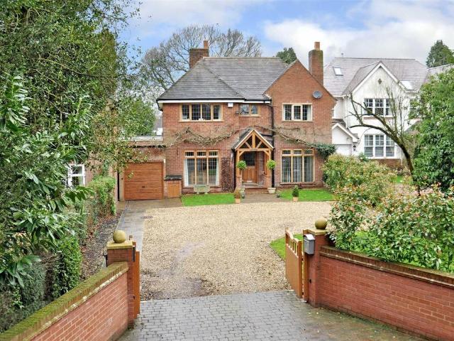 5 bedroom detached house to rent