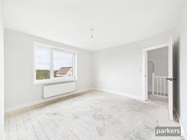 5 bedroom detached house to rent