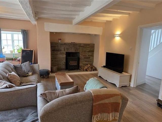 5 bedroom detached house to rent