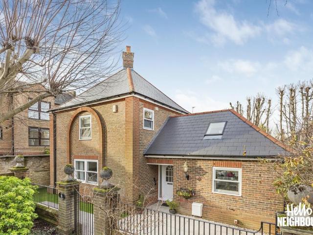 5 bedroom detached house to rent