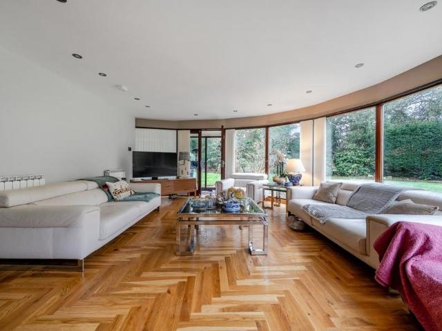 5 bedroom detached house to rent