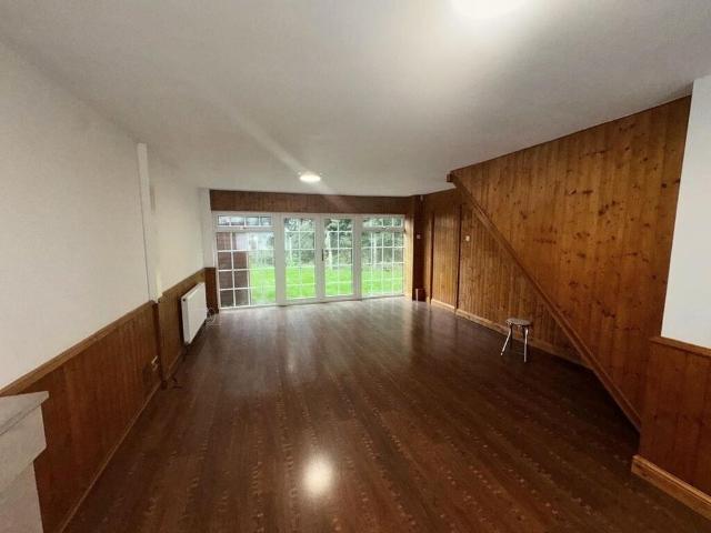 5 bedroom detached house to rent