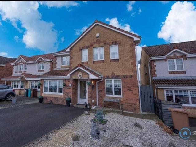 5 bedroom detached house to rent