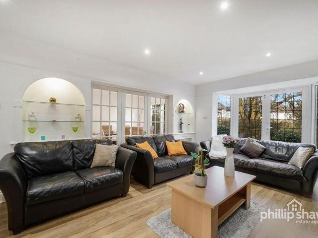 5 bedroom detached house to rent