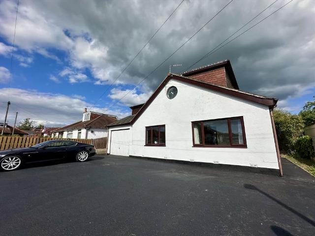 5 bedroom detached house to rent