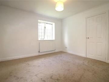 5 bedroom detached house to rent