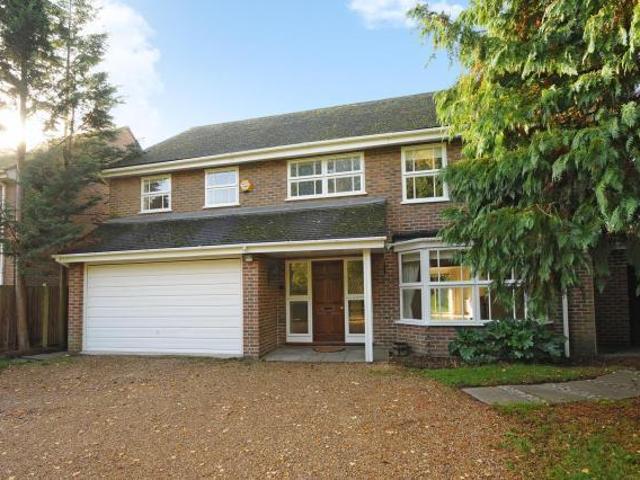 5 bedroom detached house to rent