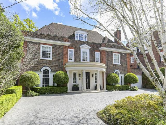 5 bedroom detached house to rent