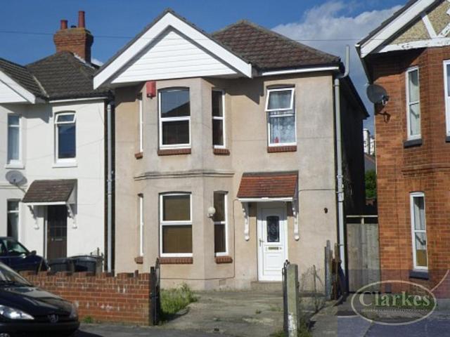 4 bedroom detached house to rent
