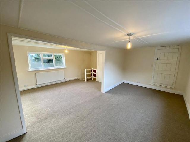5 bedroom detached house to rent