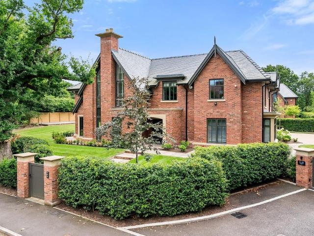 5 bedroom detached house to rent
