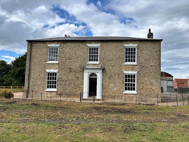 5 bedroom detached house to rent