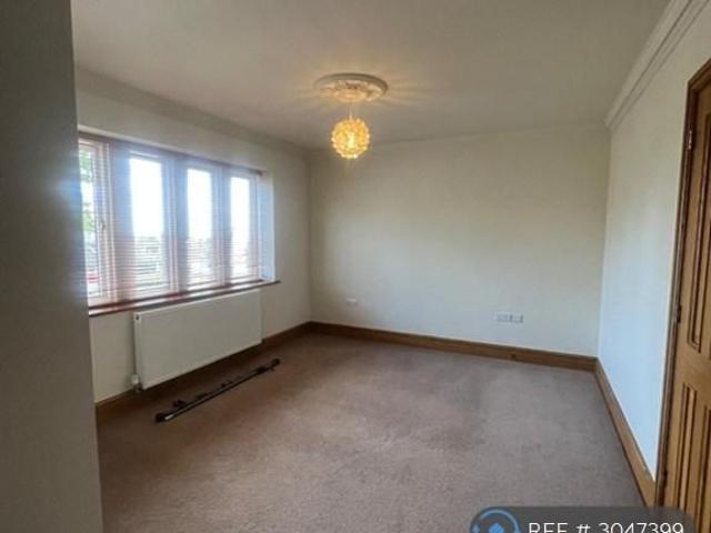 5 bedroom detached house to rent