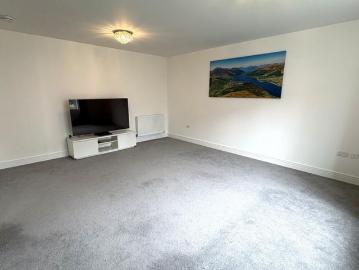 5 bedroom detached house to rent