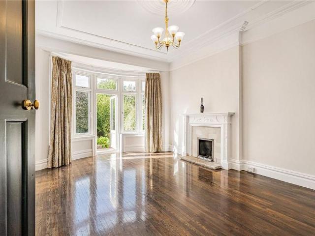 5 bedroom detached house to rent