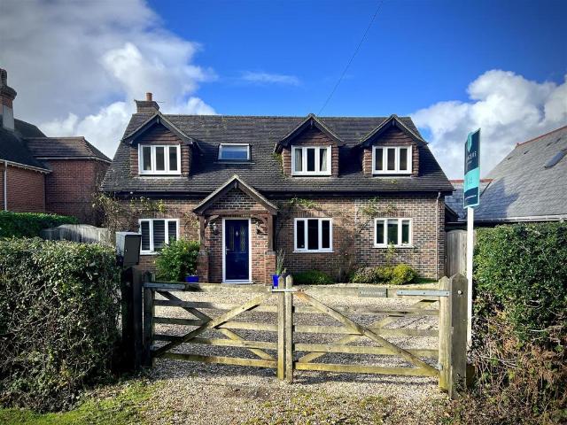 5 bedroom detached house to rent