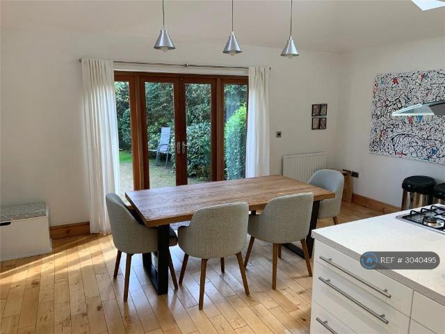 5 bedroom detached house to rent