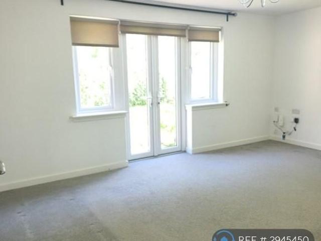 5 bedroom detached house to rent