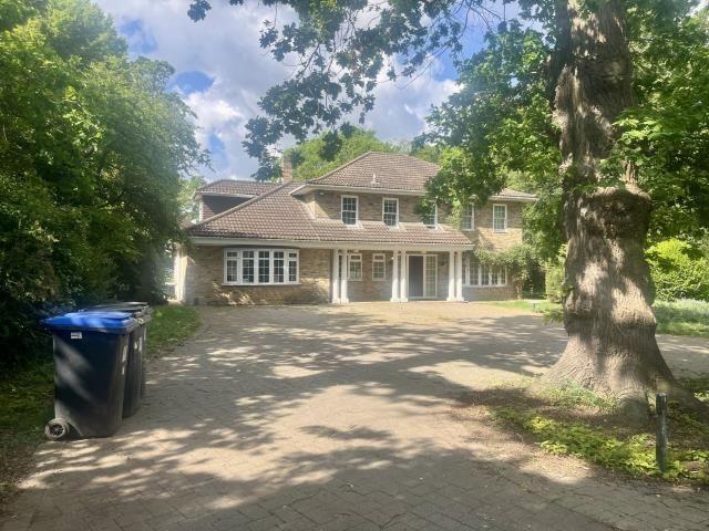 5 bedroom detached house to rent