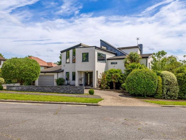5 bedroom detached house to rent