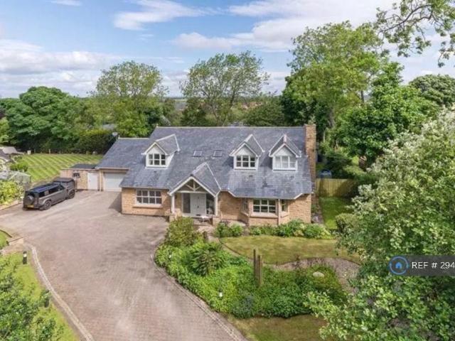 5 bedroom detached house to rent