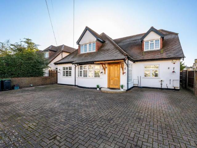 5 bedroom detached house to rent