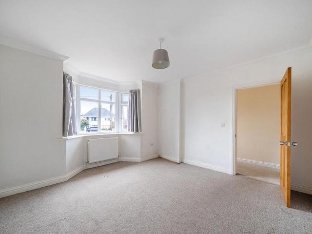 5 bedroom detached house to rent