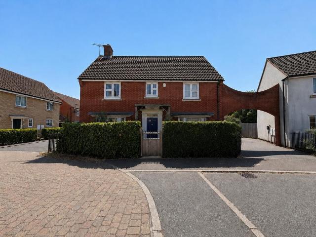 5 bedroom detached house to rent