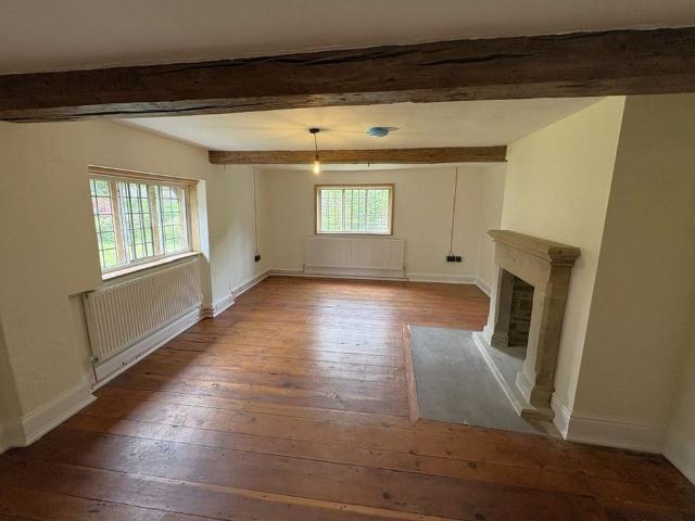 5 bedroom detached house to rent