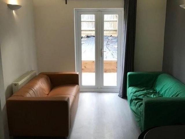 5 bedroom detached house to rent