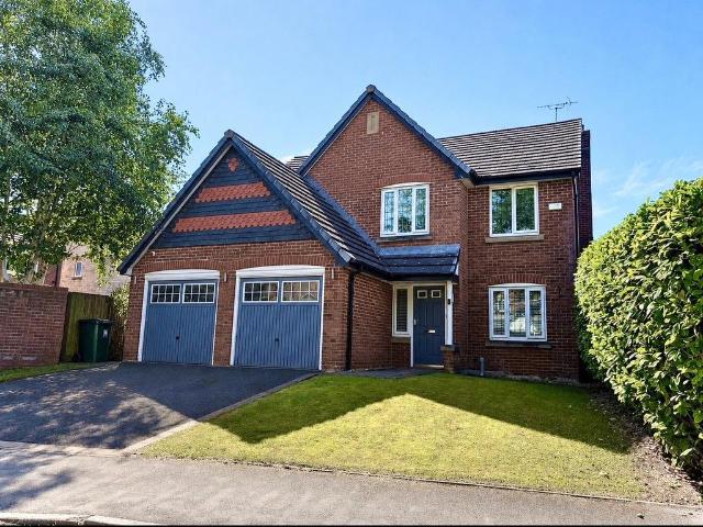 5 bedroom detached house to rent