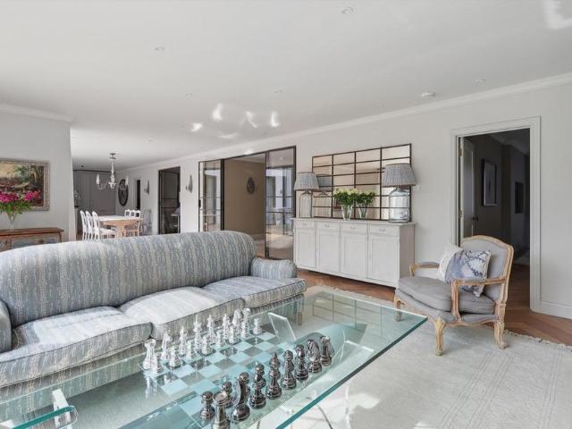 5 bedroom detached house to rent