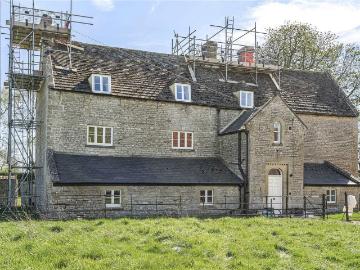 5 bedroom detached house to rent
