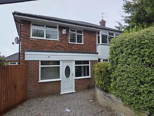 5 bedroom detached house to rent