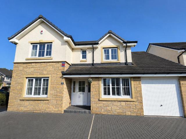 5 bedroom detached house to rent