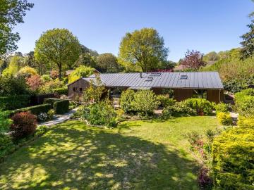 5 bedroom detached house to rent