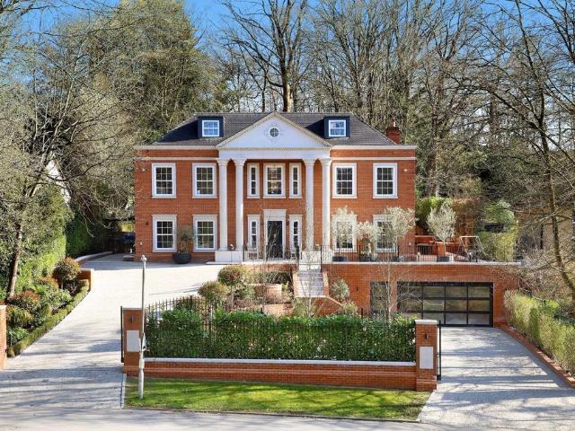 5 bedroom detached house to rent