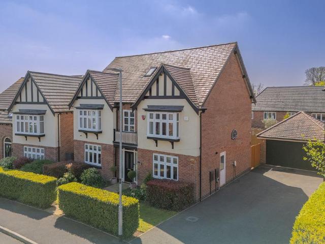 5 bedroom detached house to rent