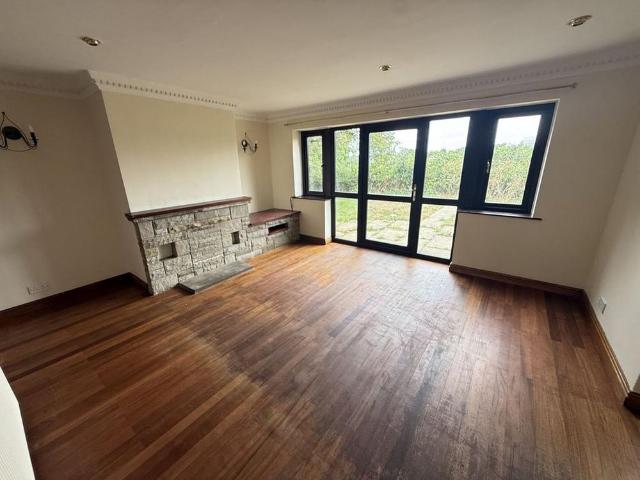 5 bedroom detached house to rent
