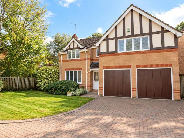 5 bedroom detached house to rent