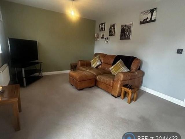 5 bedroom detached house to rent
