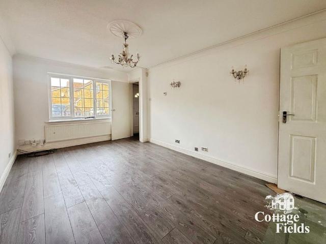 5 bedroom detached house to rent