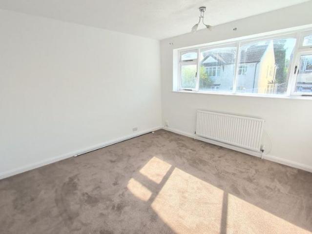 5 bedroom detached house to rent